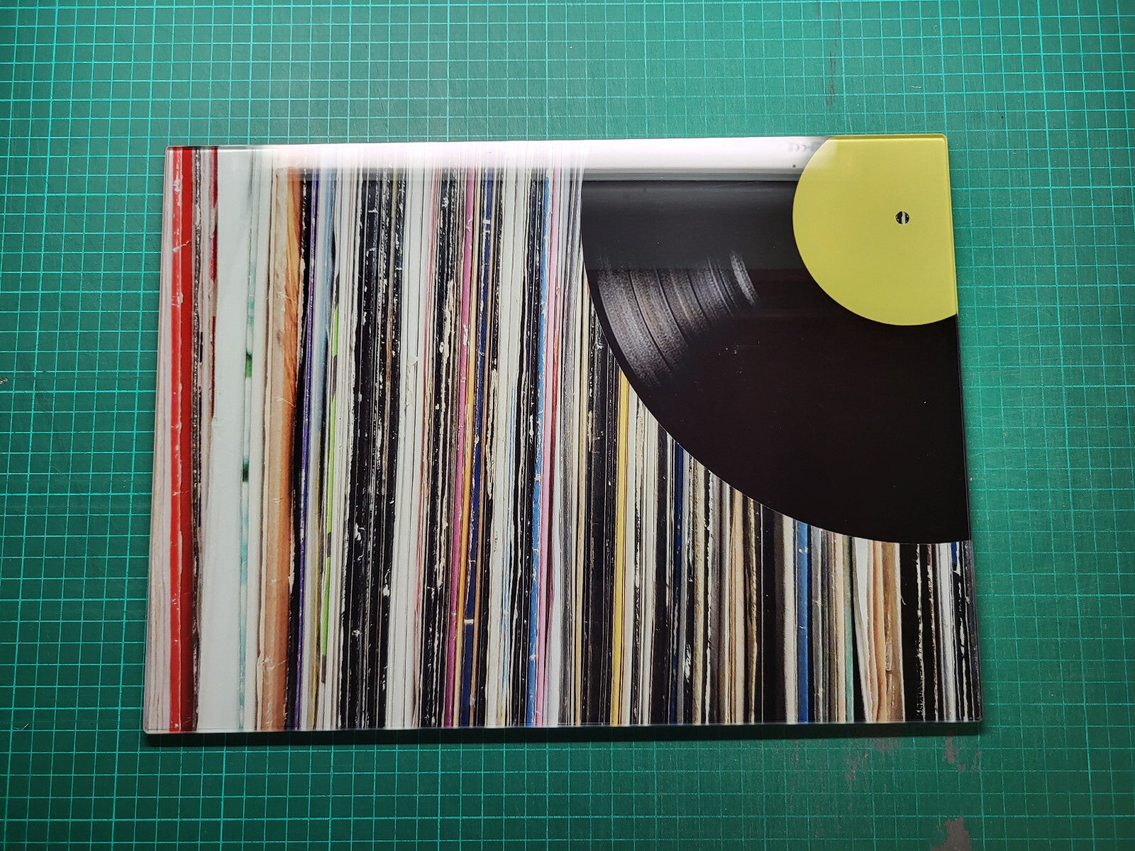 Vinyl Record Glass Chopping Board - Cutting Board Worktop Saver DJ A3 Size